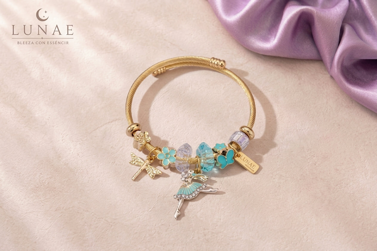 Pulseira Ajustável com Pendentes em Aço Inoxidável
